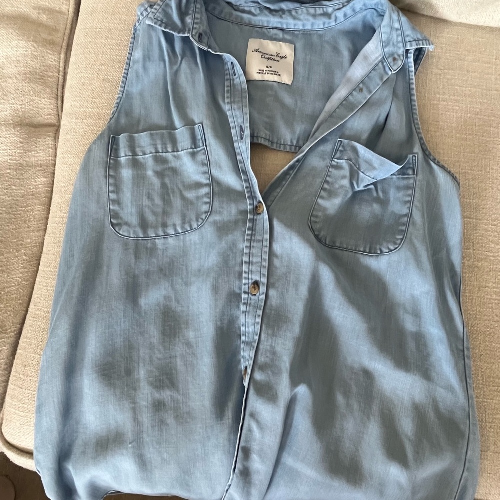 American Eagle Outfitters Light Blue Sleeveless Button-Up Shirt